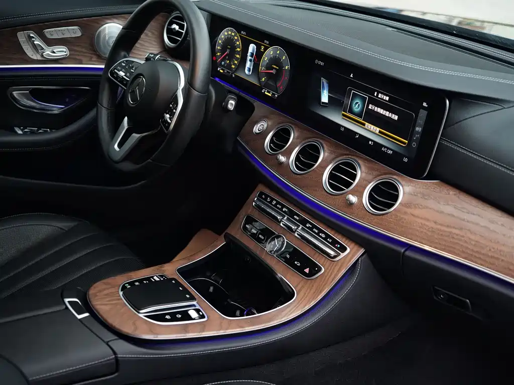 Mercedes-Benz E-Class 2020 — фото 11