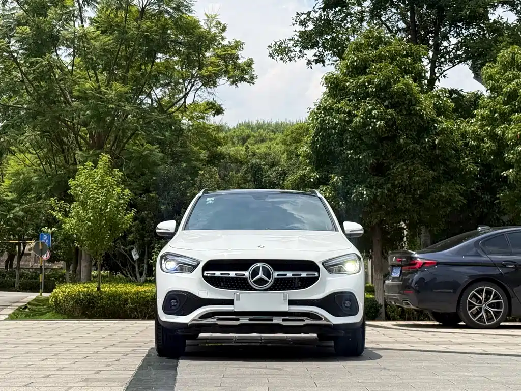 Mercedes-Benz GLA 2021