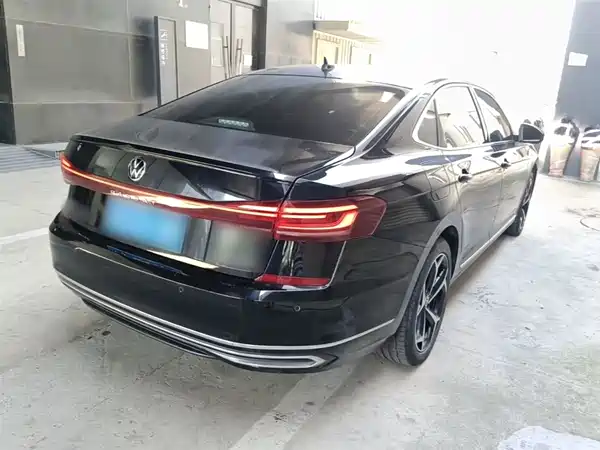 Volkswagen Passat 2024