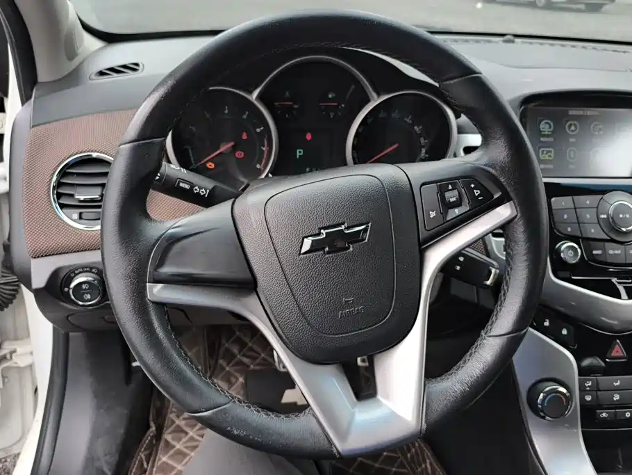 Chevrolet Cruze 2015 — фото 15