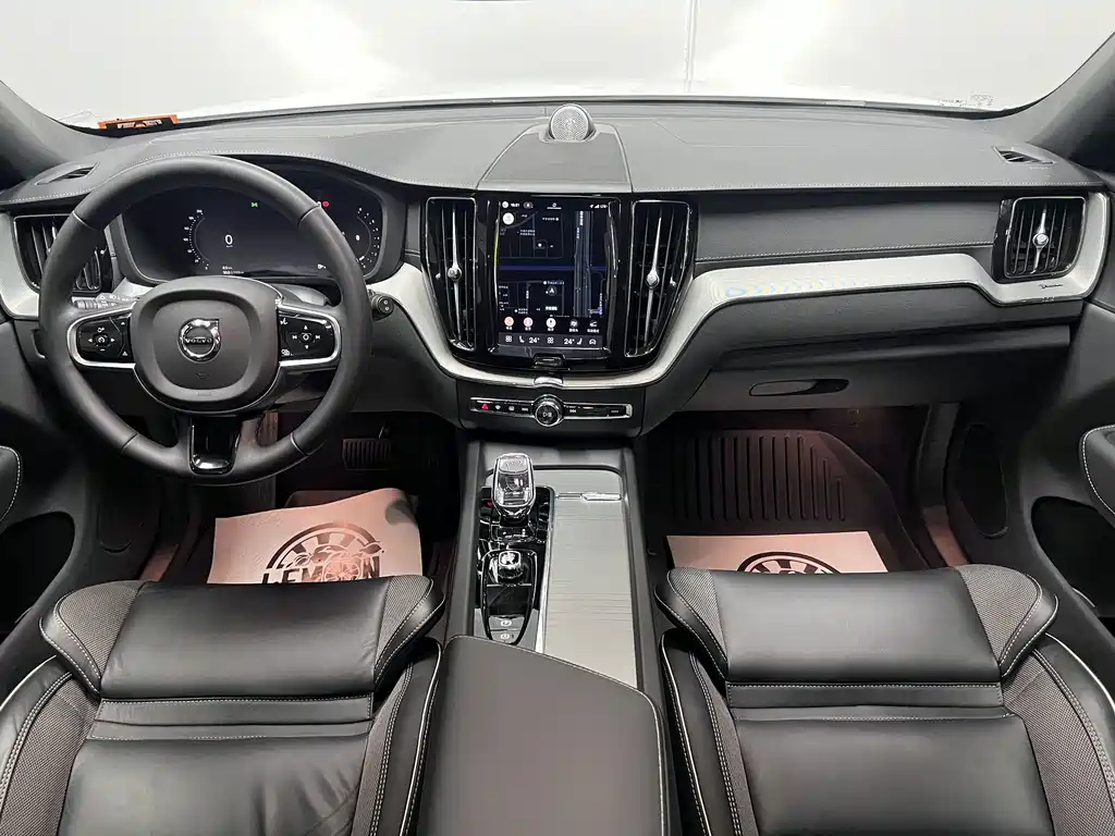Volvo XC60 2024 — фото 23