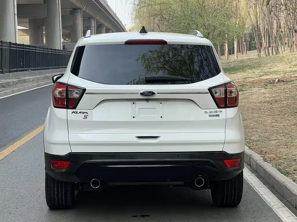 Ford Kuga 2017 — фото 9