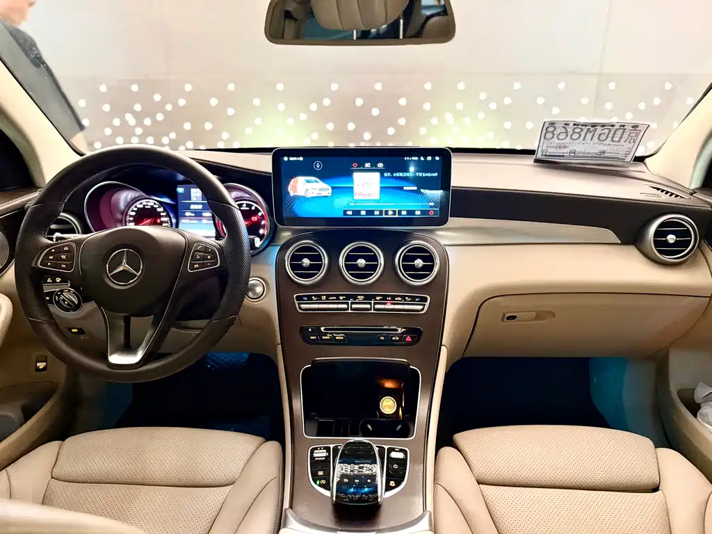 Mercedes-Benz GLC 2017 — фото 13