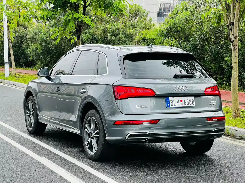 Audi Q5L 2020 — фото 8