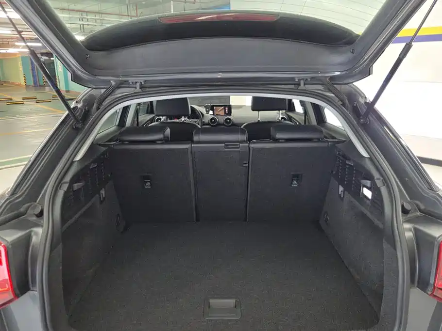 Audi Q2L 2020