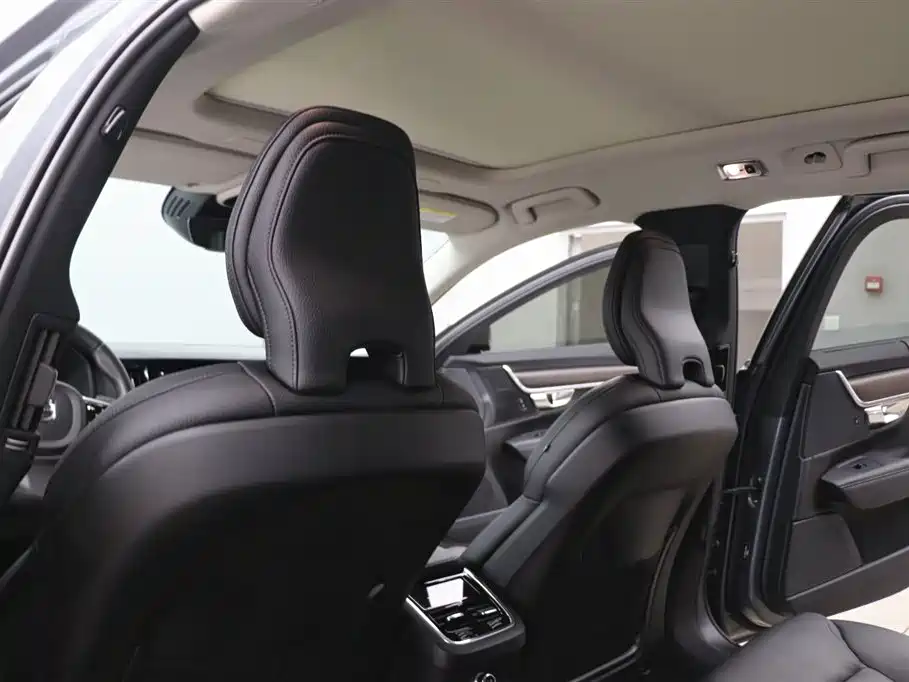 Volvo V90 2020 — фото 20