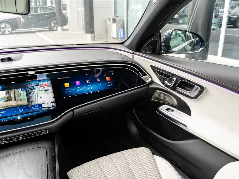 Mercedes-Benz E-Class 2023 — фото 19