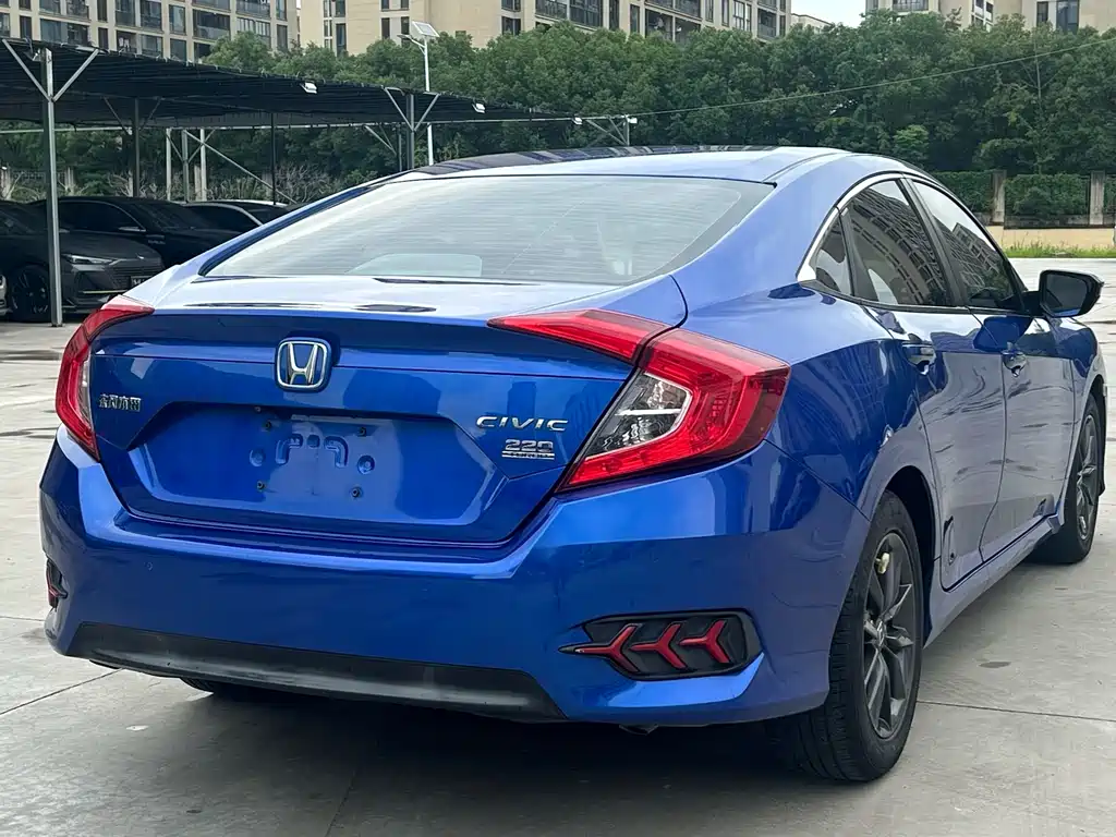 Honda Civic 2019 — фото 17