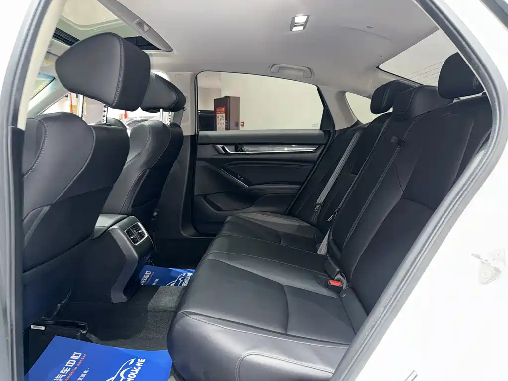 Honda Accord 2021 — фото 10