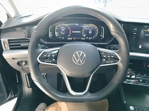 Volkswagen Passat 2024