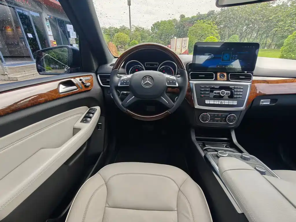 Mercedes-Benz M-Class 2013 — фото 10