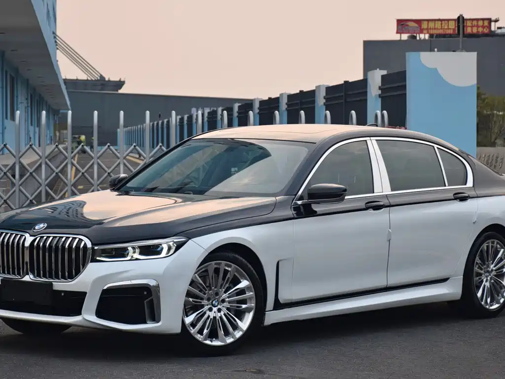 BMW 7 Series 2017 — фото 1