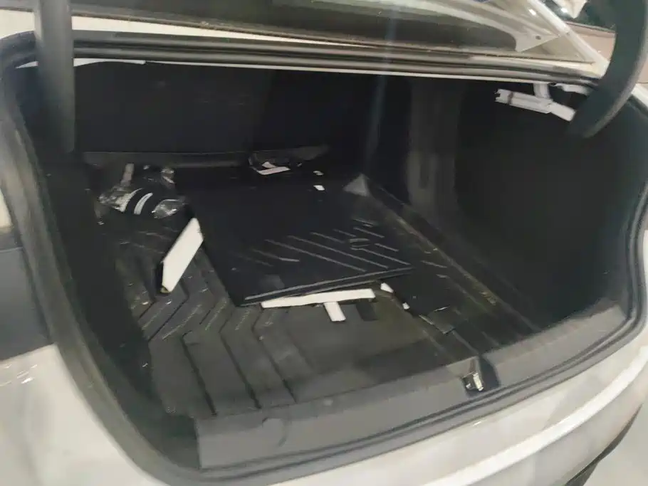 BYD Seal 05 DM-i 2025 — фото 4