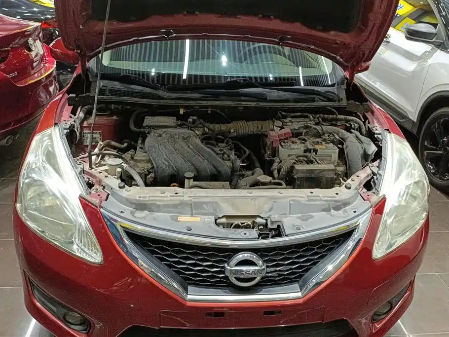 Nissan Tiida 2015 — фото 10