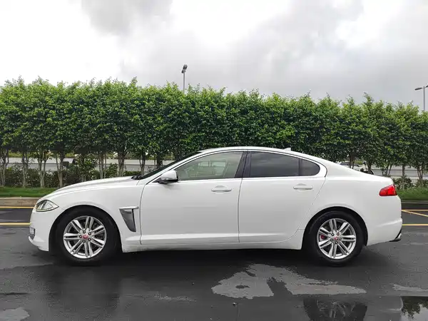 Jaguar XF 2015