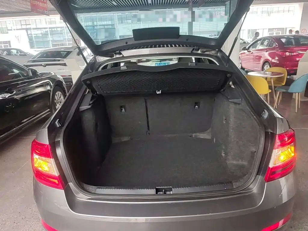 Skoda Octavia 2015 — фото 19