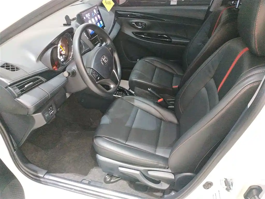 Toyota Yaris L 2022 — фото 15