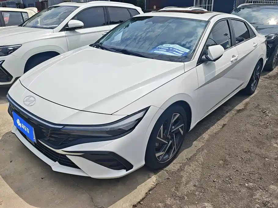 Hyundai Elantra 2024