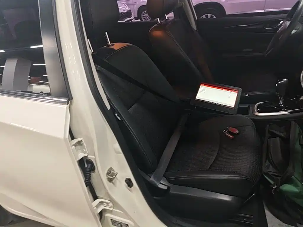 Nissan Tiida 2018 — фото 25