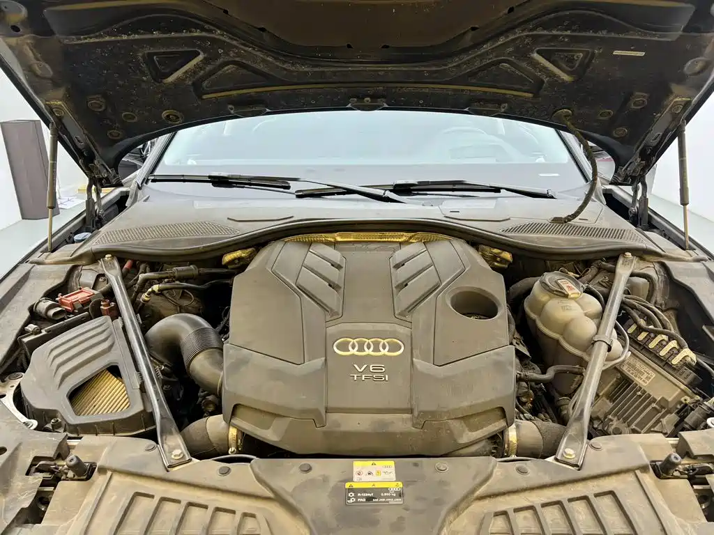 Audi A8 2021 — фото 11