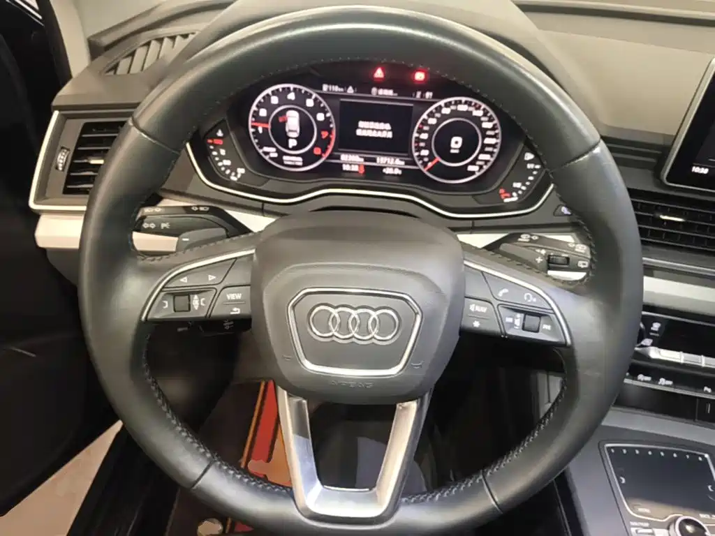 Audi Q5L 2021 — фото 11