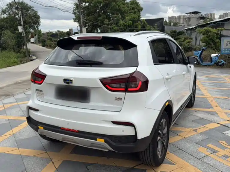 Geely Vision X3 2019 — фото 18