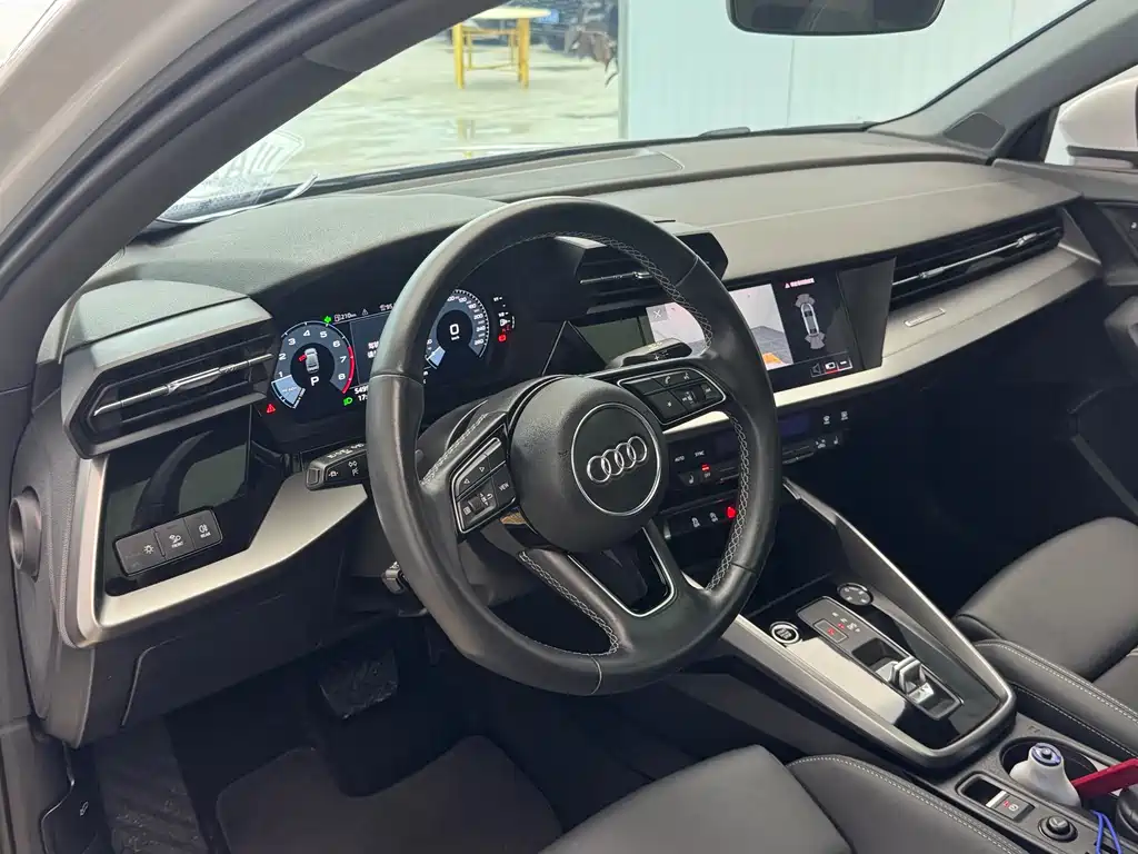 Audi A3 2023 — фото 17