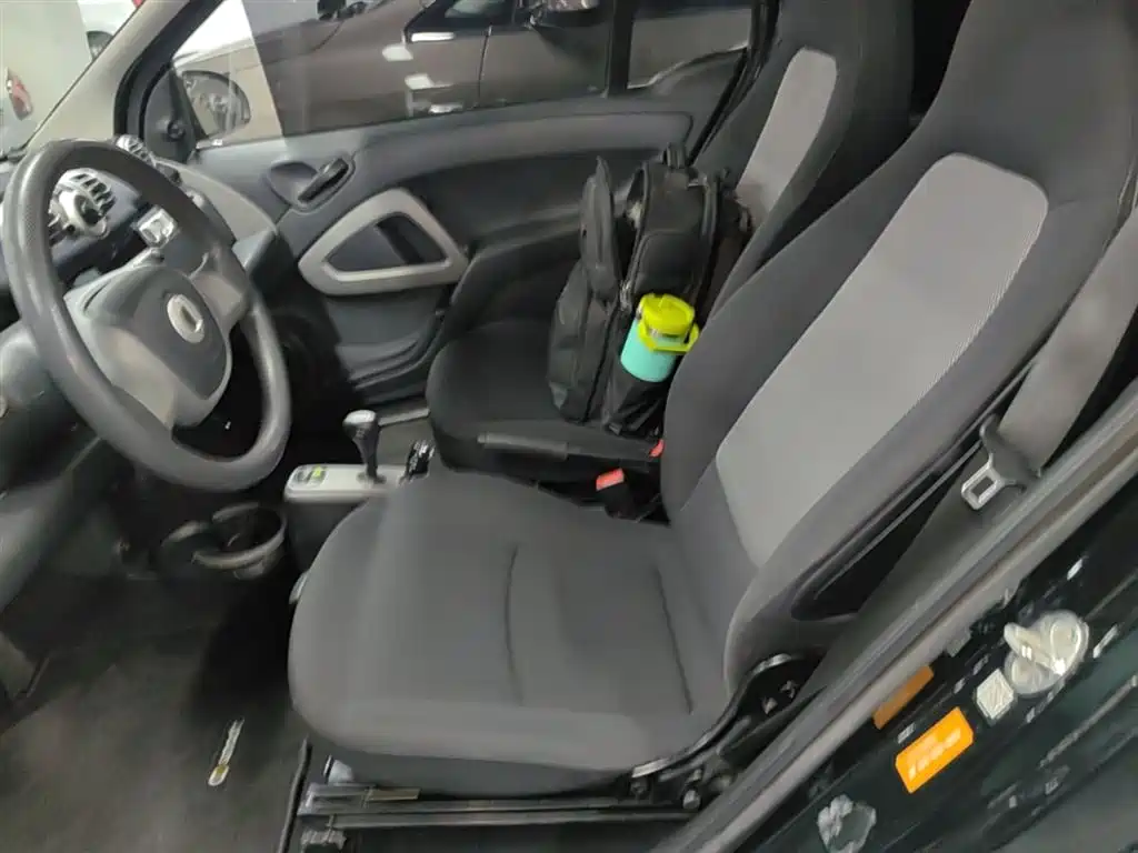 smart Fortwo 2015 — фото 17