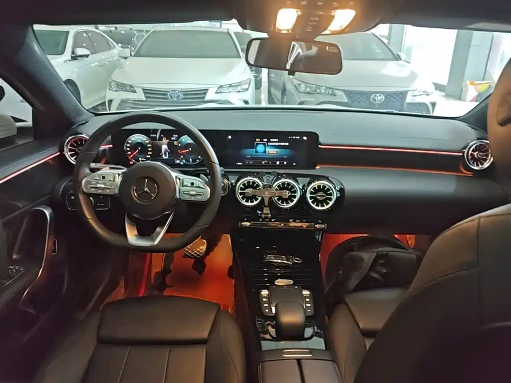 Mercedes-Benz A-Class 2022 — фото 6