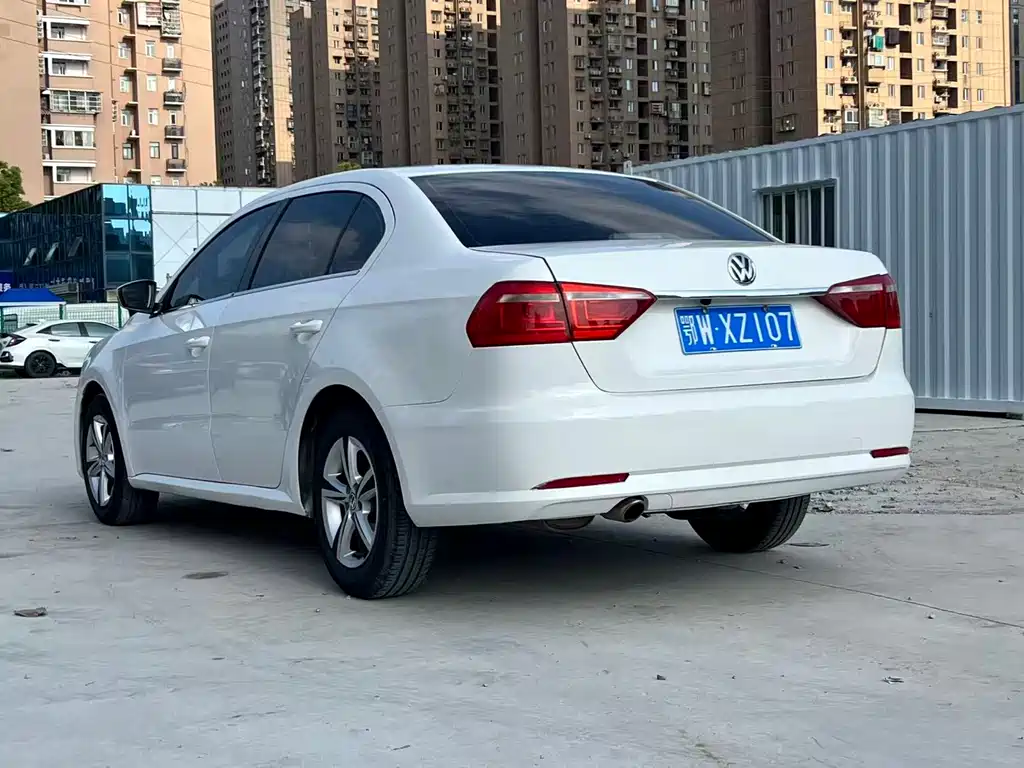 Volkswagen Lavida 2017 — фото 12