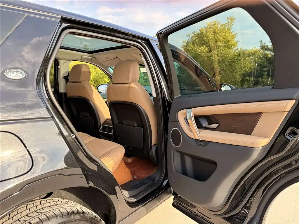 Land Rover Discovery Sport 2024 — фото 15