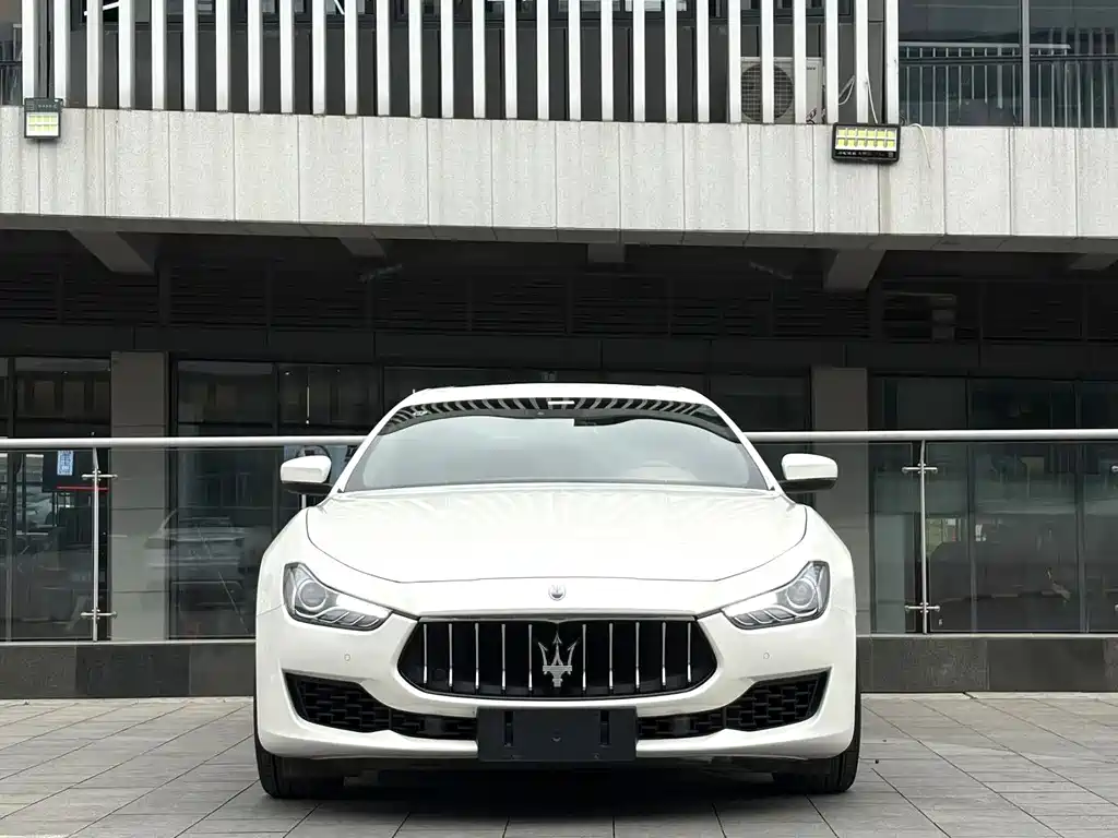 Maserati Ghibli 2021