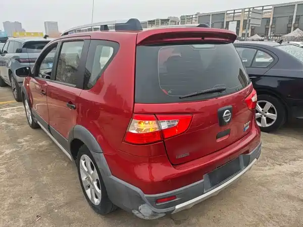 Nissan Livina 2015