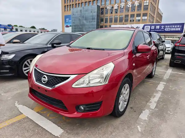 Nissan Tiida 2013