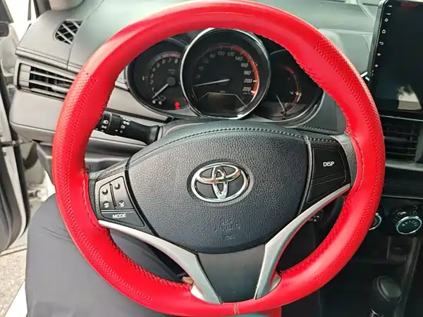 Toyota Yaris L 2022