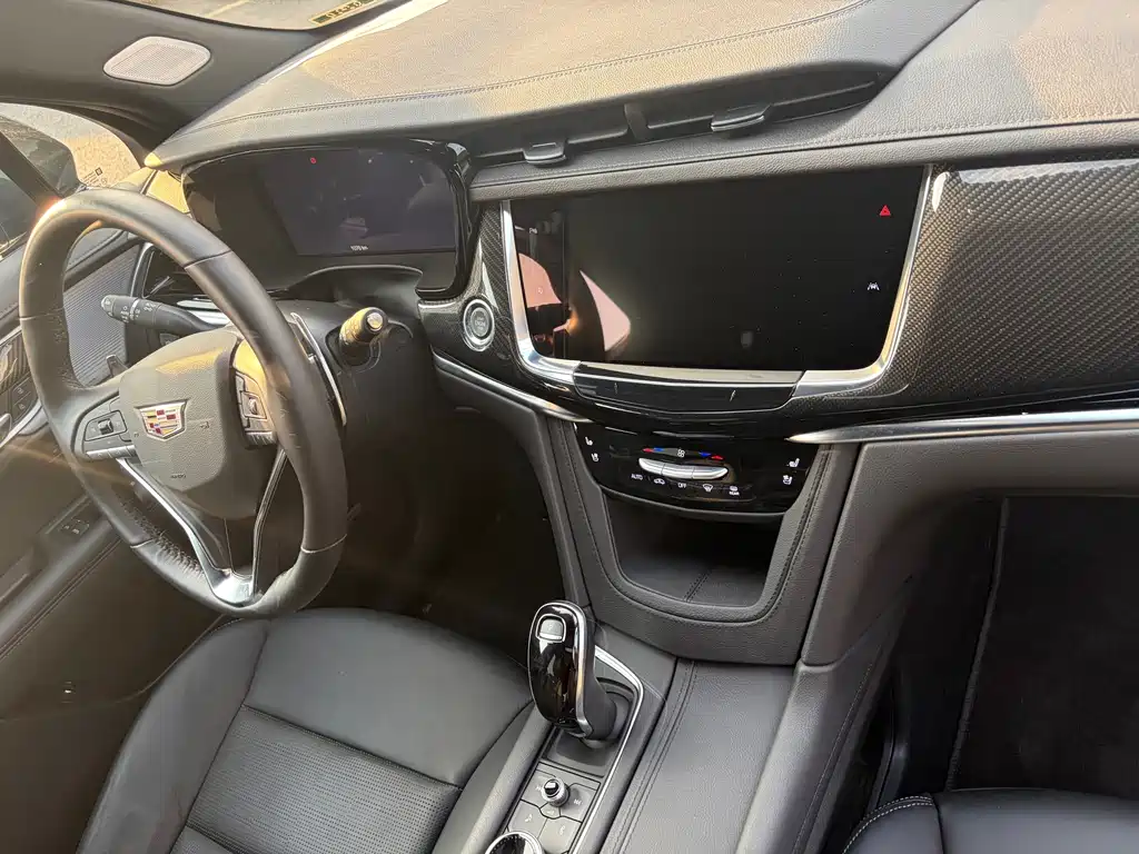 Cadillac XT6 2025 — фото 10