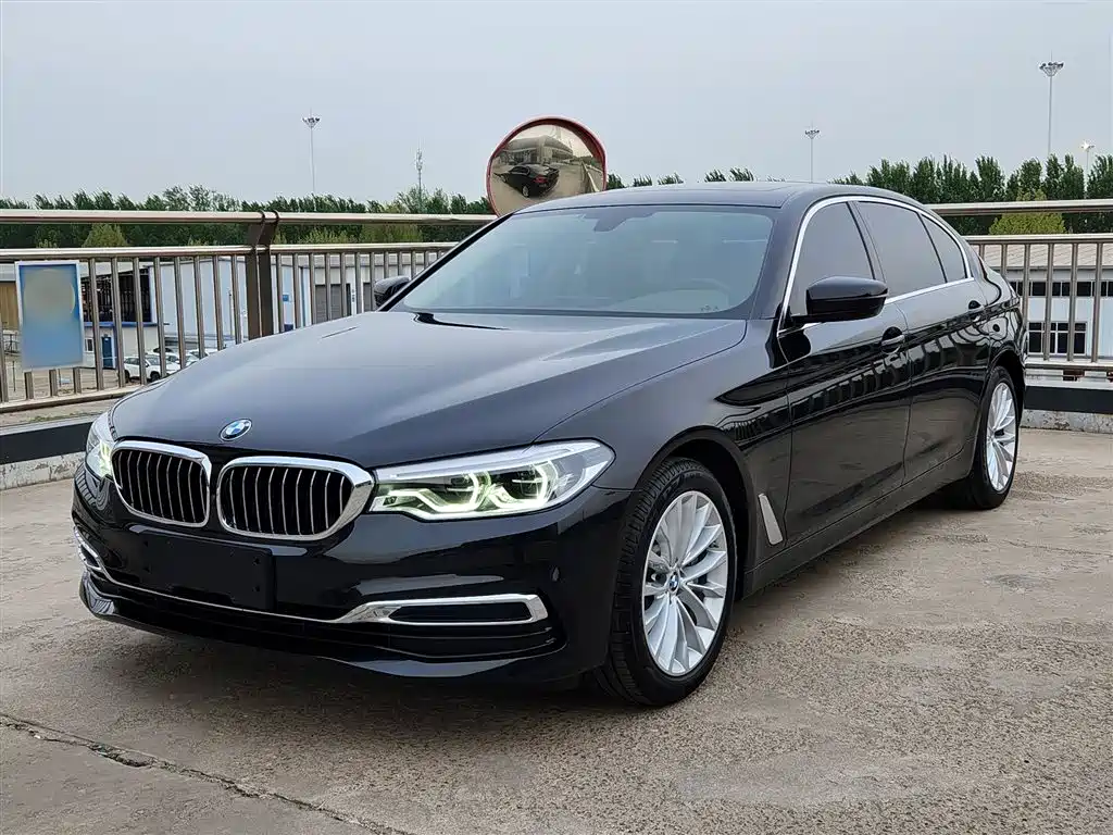 BMW 5 Series 2020 — фото 1