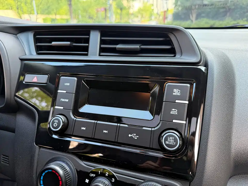 Honda Fit 2018 — фото 16