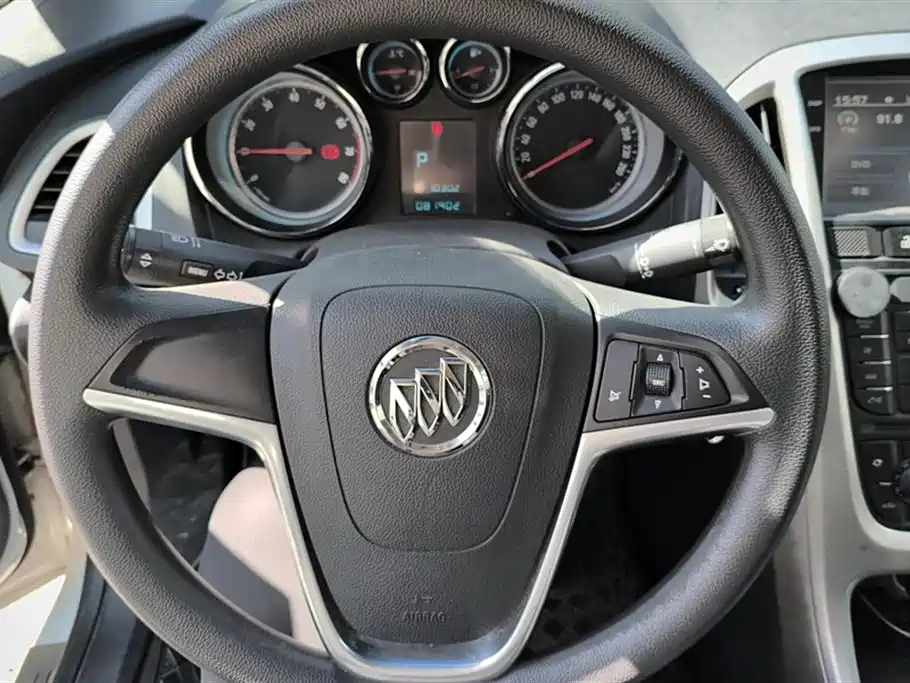 Buick Excelle 2012 — фото 15
