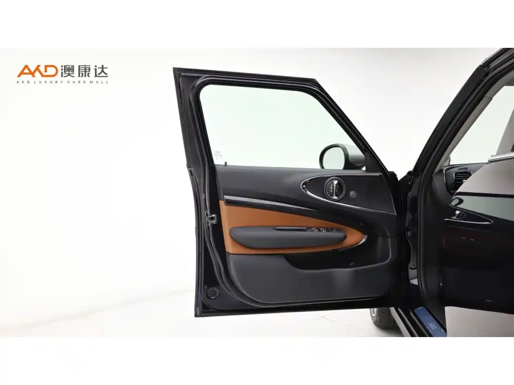 MINI Clubman 2024 — фото 10