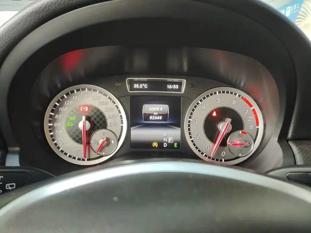 Mercedes-Benz A-Class 2015 — фото 12