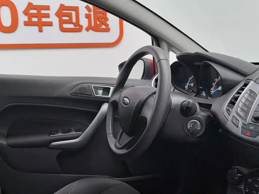 Ford Fiesta 2013 — фото 22