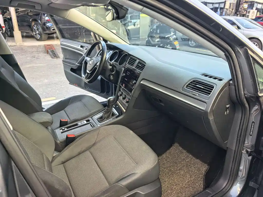 Volkswagen Golf 2020