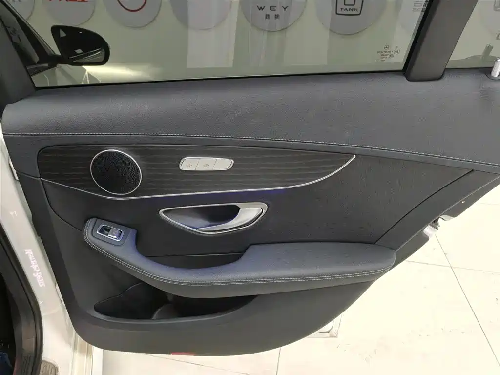 Mercedes-Benz C-Class 2020 — фото 20