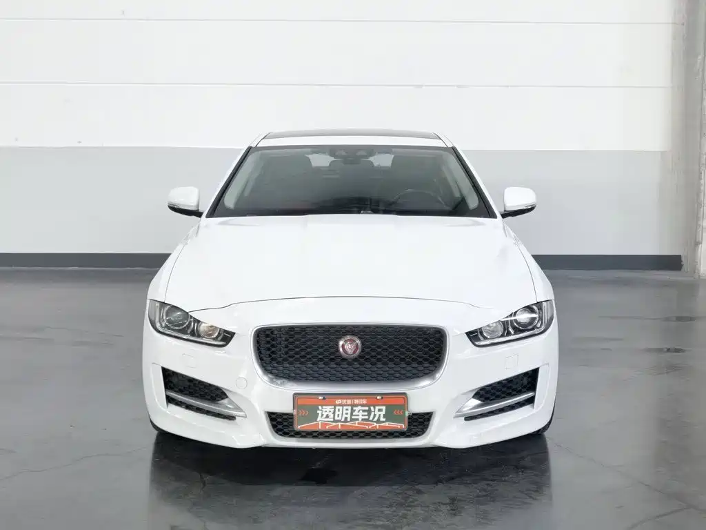 Jaguar XE 2016 — фото 3