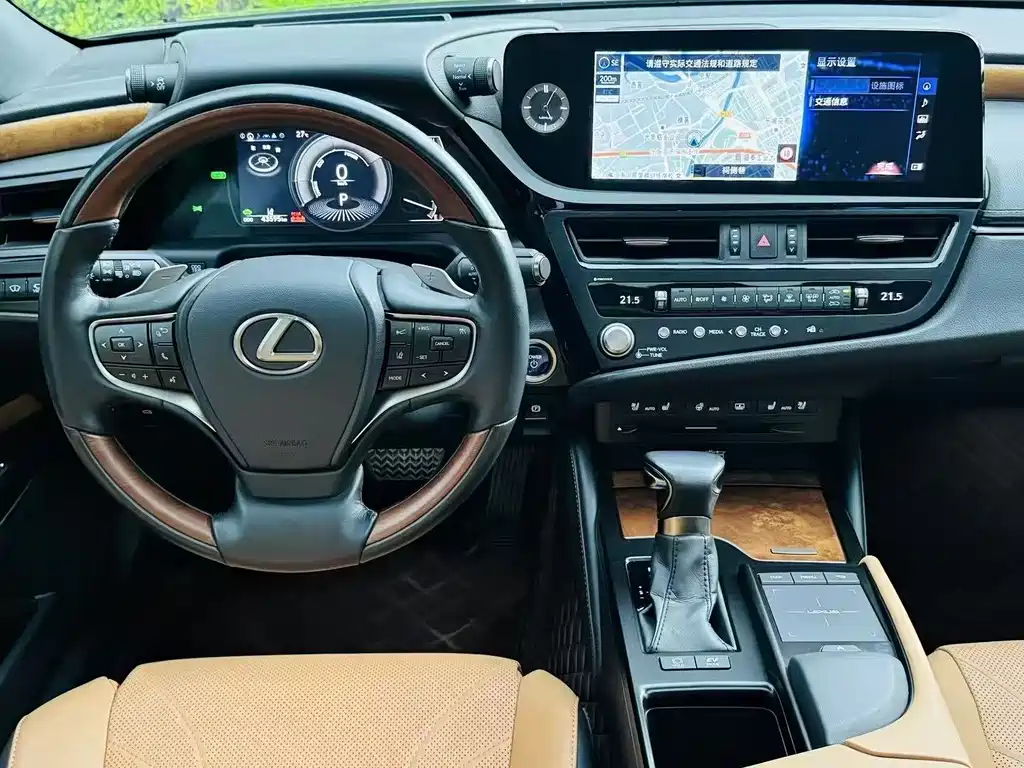Lexus ES 2021