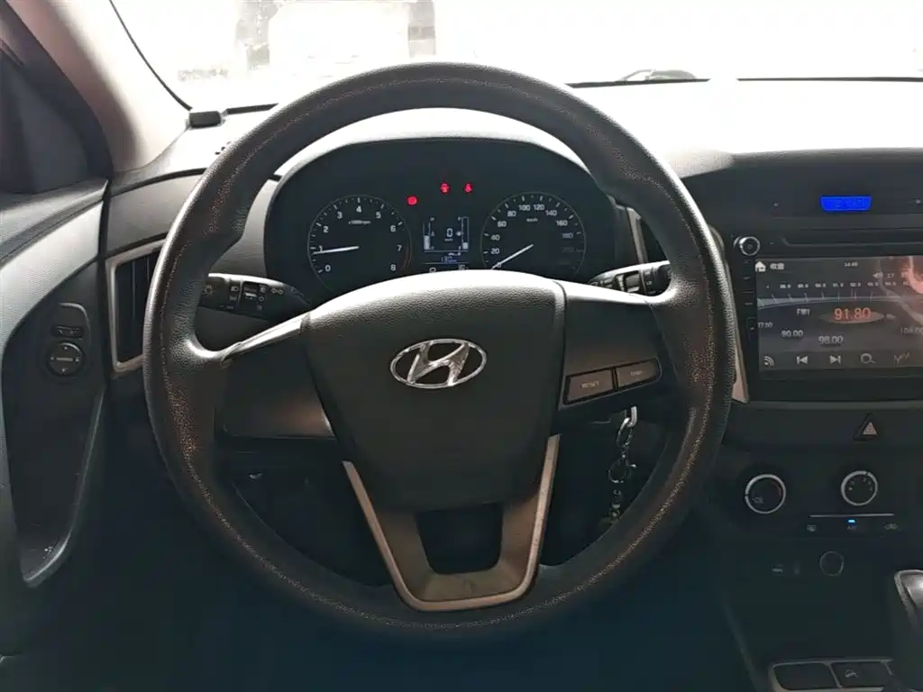 Hyundai ix25 2015 — фото 11