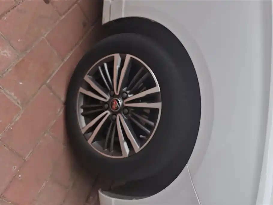 Roewe i5 2019