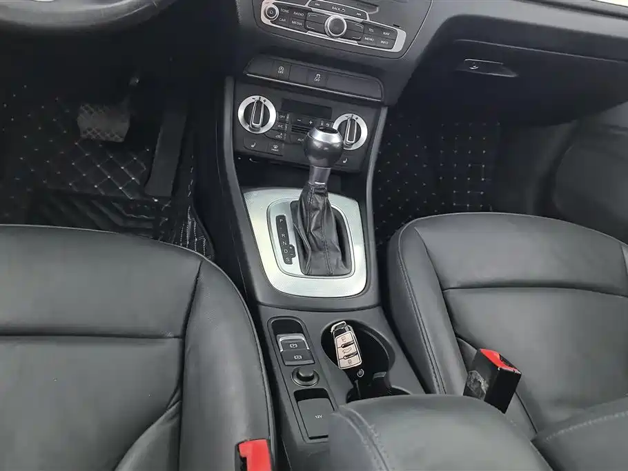 Audi Q3 2014 — фото 16