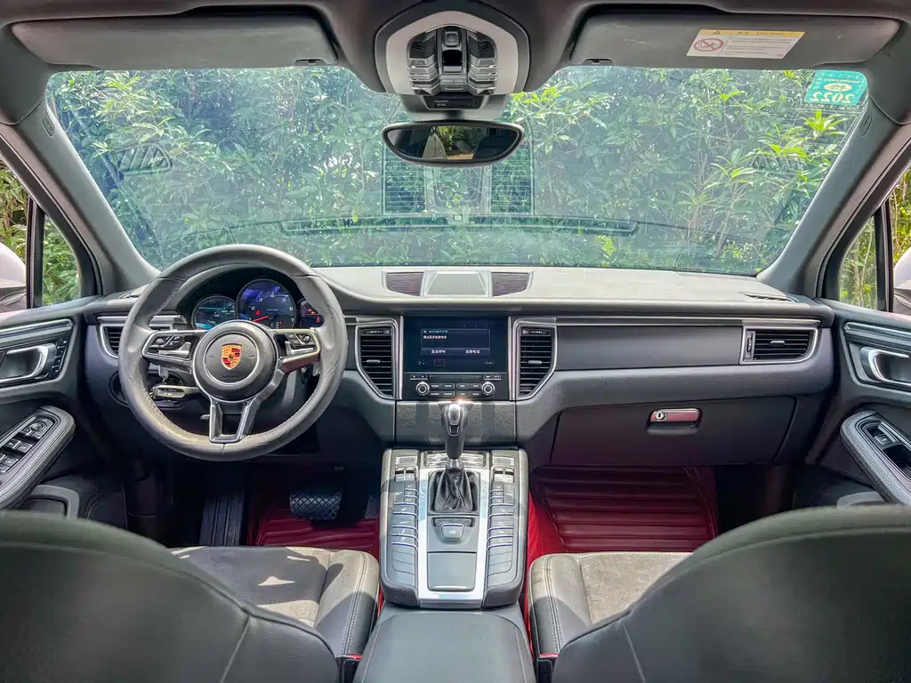 Porsche Macan 2018 — фото 15
